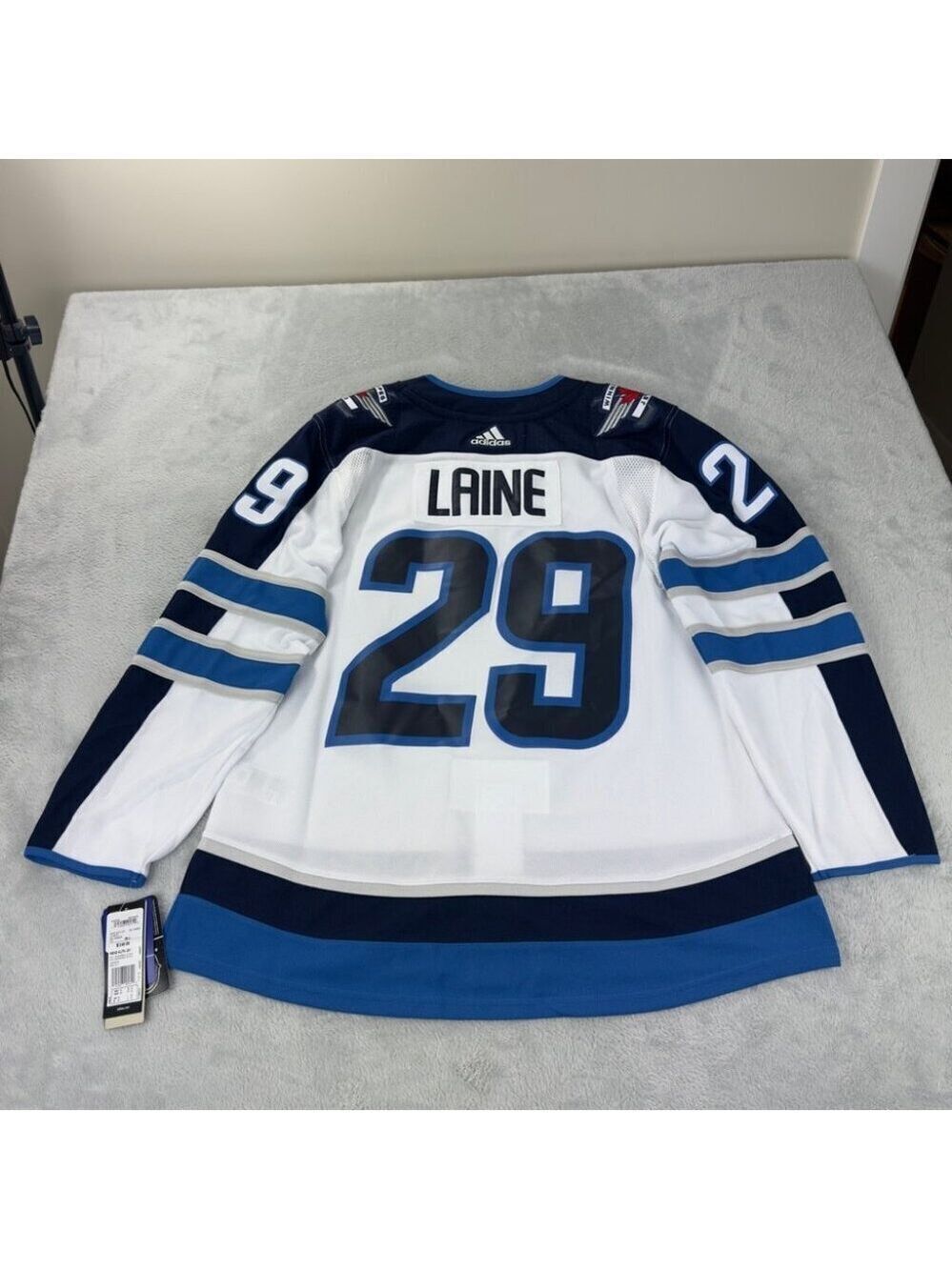 Winnipeg Jets NWT Men's Size 50 US Patrik Laine Adidas Authentic Jersey w/Flaw
